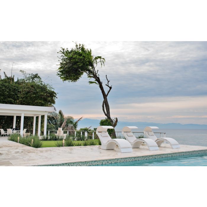 Signature Chaise Deep